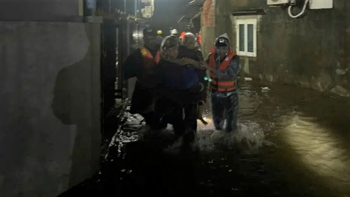 Quảng Ngãi: Nước biển dâng, gây cuốn trôi và ngập sâu